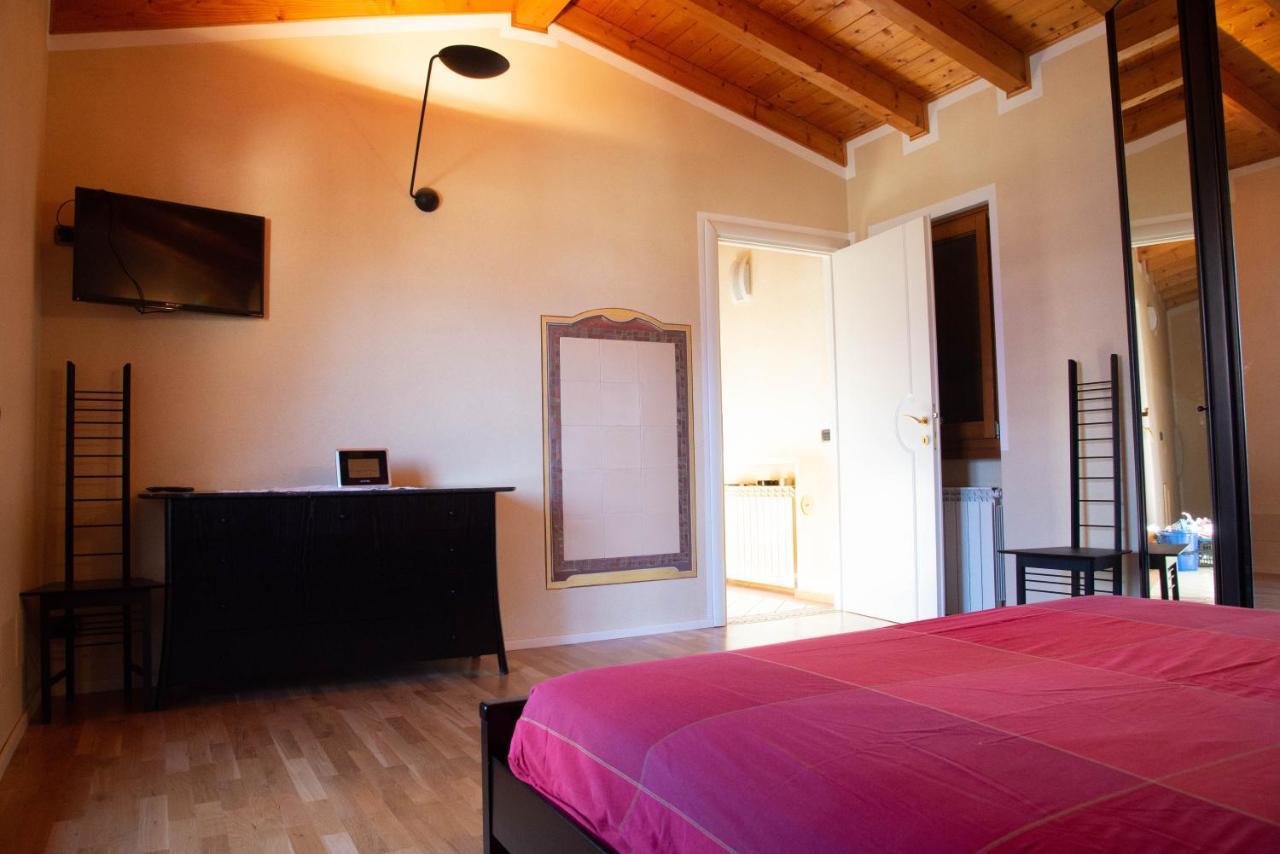 Guesthouse "Villa Tamas" Лімоне-суль-Гарда Екстер'єр фото