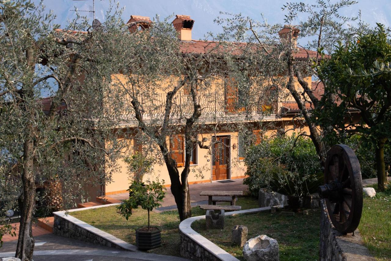 Guesthouse "Villa Tamas" Лімоне-суль-Гарда Екстер'єр фото