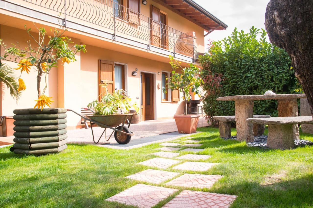 Guesthouse "Villa Tamas" Лімоне-суль-Гарда Екстер'єр фото