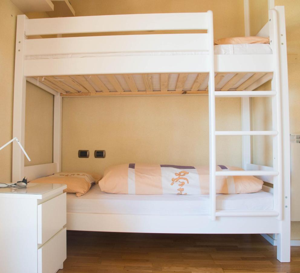 Guesthouse "Villa Tamas" Лімоне-суль-Гарда Екстер'єр фото
