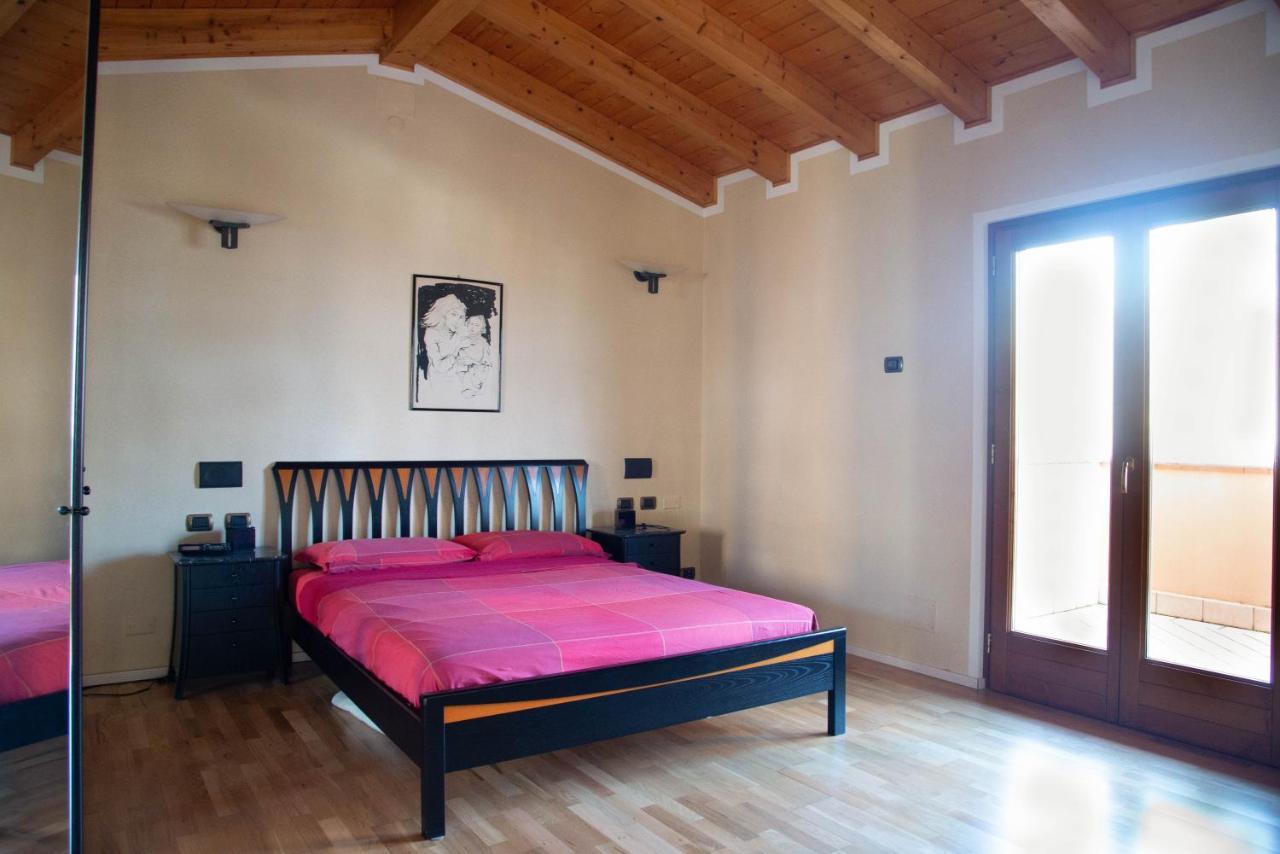 Guesthouse "Villa Tamas" Лімоне-суль-Гарда Екстер'єр фото