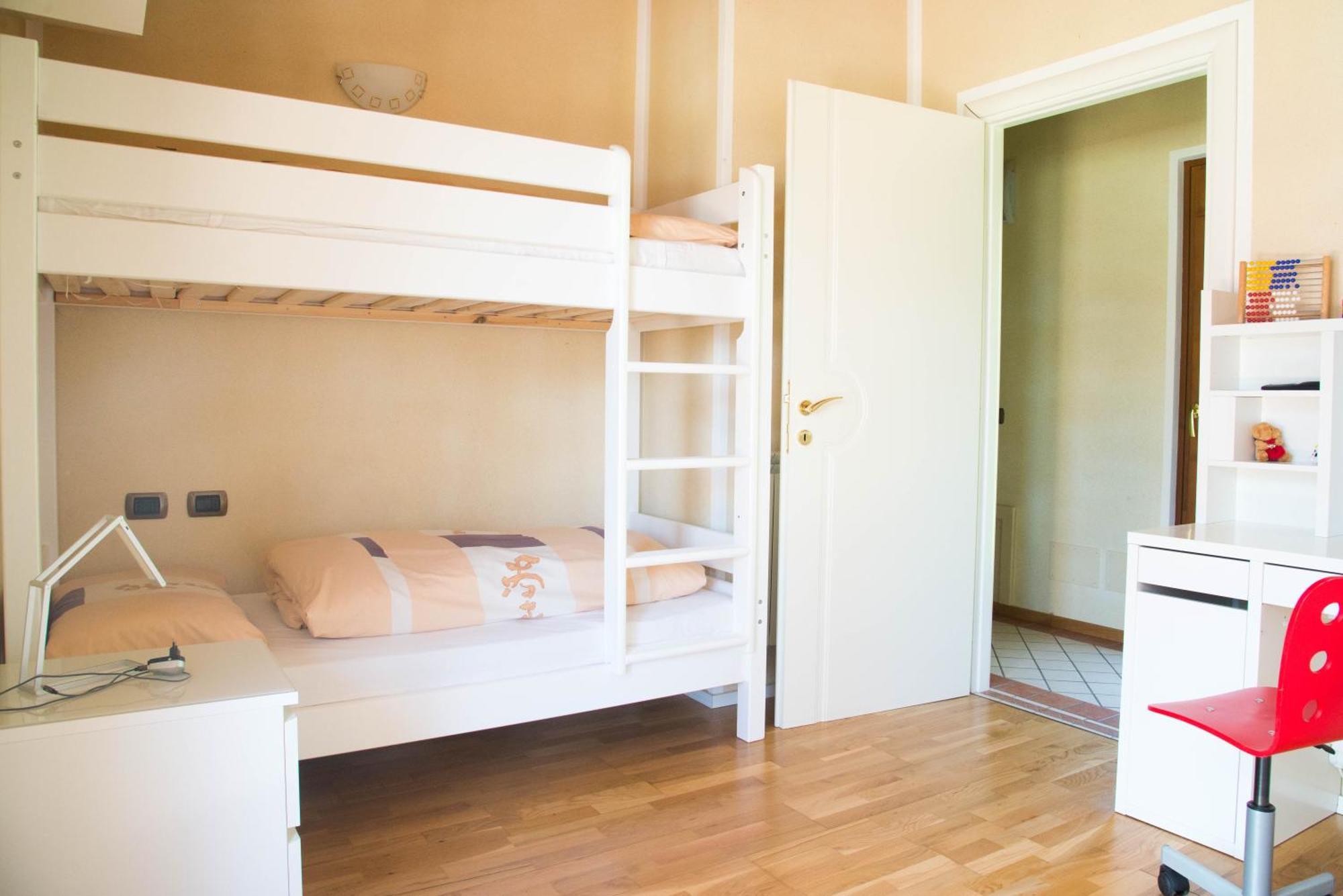 Guesthouse "Villa Tamas" Лімоне-суль-Гарда Екстер'єр фото